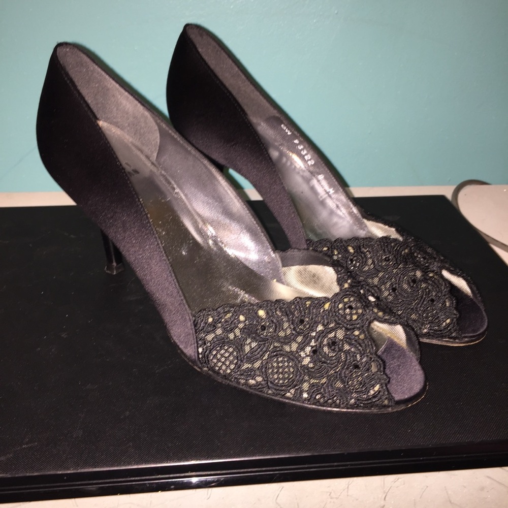 Stuart Weitzman lace heels